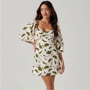 ASTR Heather Dress Size XS Olive Green & Cream